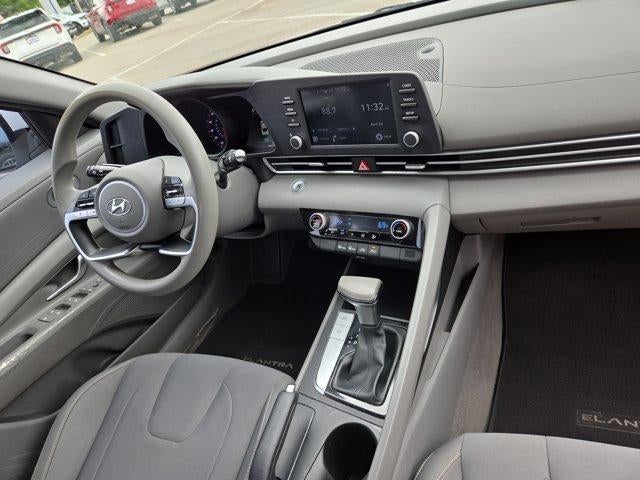 2022 Hyundai ELANTRA SEL IVT