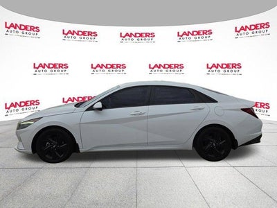 2022 Hyundai ELANTRA SEL IVT