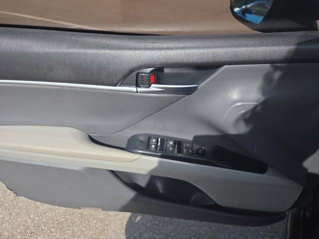 2018 Toyota Camry SE Auto (SE)