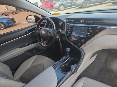 2018 Toyota Camry SE Auto (SE)