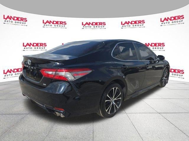 2018 Toyota Camry SE Auto (SE)