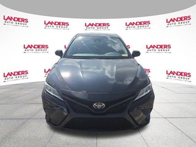 2018 Toyota Camry SE Auto (SE)