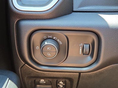 2020 RAM 1500 Lone Star 4x4 Crew Cab 5'7" Box