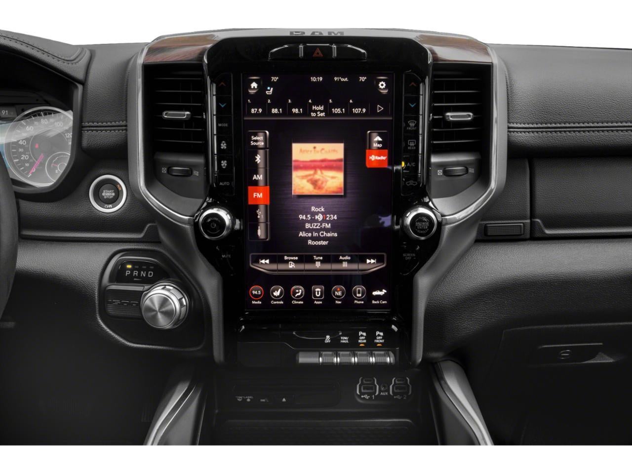 2020 RAM 1500 Laramie 4x4 Crew Cab 5'7" Box
