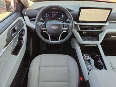 2025 Ford Explorer Platinum 4WD