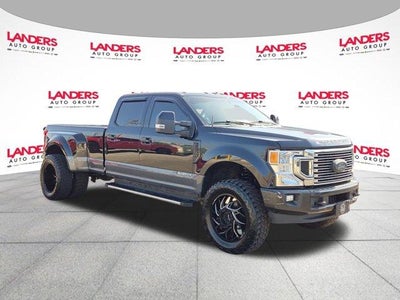 2021 Ford Super Duty F-350 DRW LARIAT 4WD Crew Cab 8' Box
