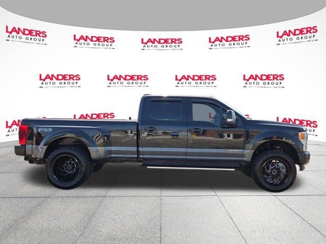 2021 Ford Super Duty F-350 DRW LARIAT 4WD Crew Cab 8' Box
