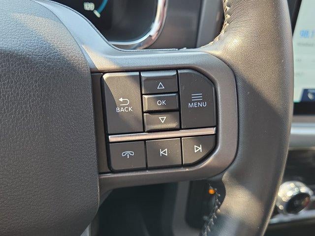 2022 Ford F-150 LARIAT 4WD SuperCrew 5.5' Box