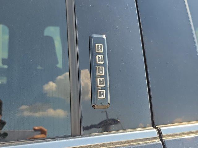 2022 Ford F-150 LARIAT 4WD SuperCrew 5.5' Box