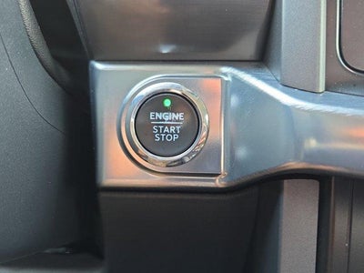 2022 Ford F-150 LARIAT 4WD SuperCrew 5.5' Box