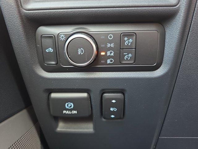 2022 Ford F-150 LARIAT 4WD SuperCrew 5.5' Box