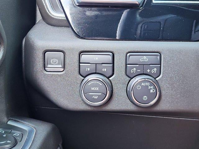 2024 Chevrolet Silverado 3500 HD CC 4WD Crew Cab 177" WB, 60" CA LT