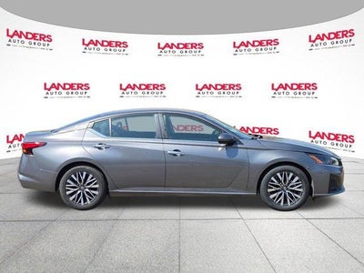 2023 Nissan Altima 2.5 SV Sedan
