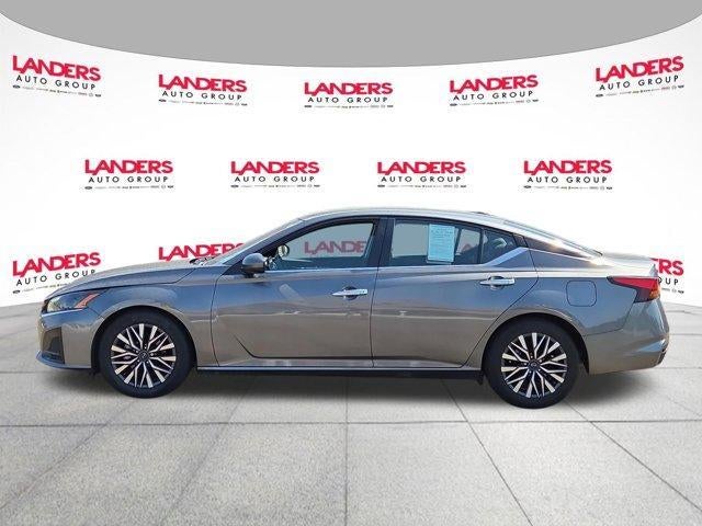 2023 Nissan Altima 2.5 SV Sedan