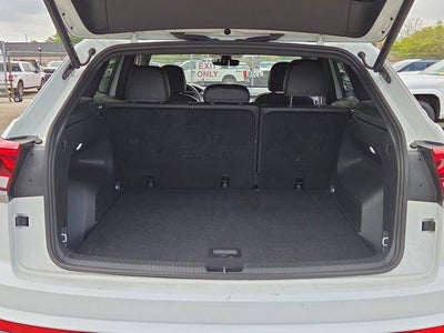 2025 Volkswagen Atlas Cross Sport 2.0T SE w/Technology FWD