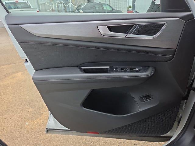 2025 Volkswagen Atlas Cross Sport 2.0T SE w/Technology FWD