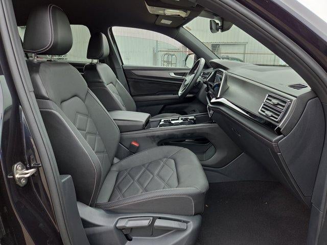 2024 Volkswagen Atlas Cross Sport 2.0T SE w/Technology FWD