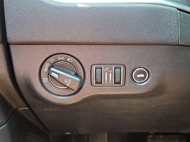 2016 Dodge Charger 4dr Sdn SXT RWD