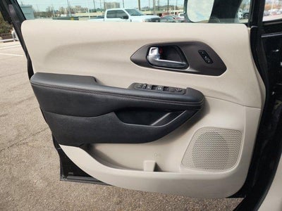 2024 Chrysler Pacifica Touring L FWD