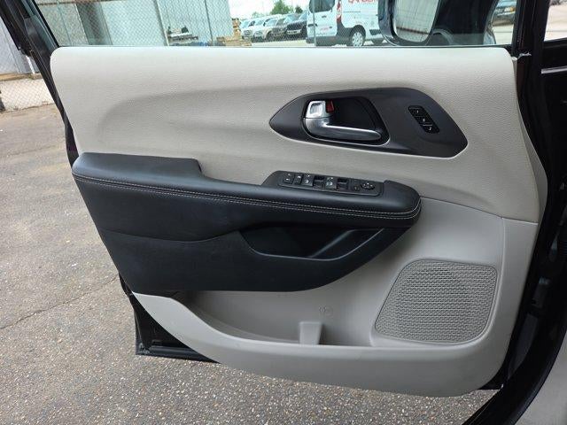 2024 Chrysler Pacifica Touring L FWD