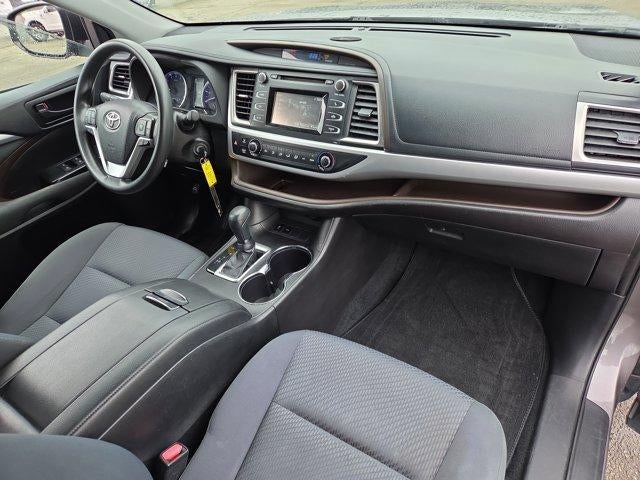 2019 Toyota Highlander LE Plus V6 FWD (SE)