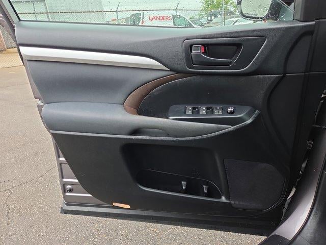 2019 Toyota Highlander LE Plus V6 FWD (SE)