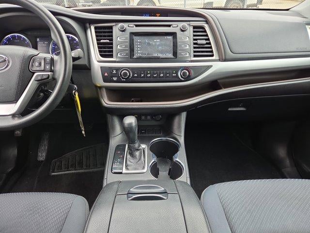 2019 Toyota Highlander LE Plus V6 FWD (SE)