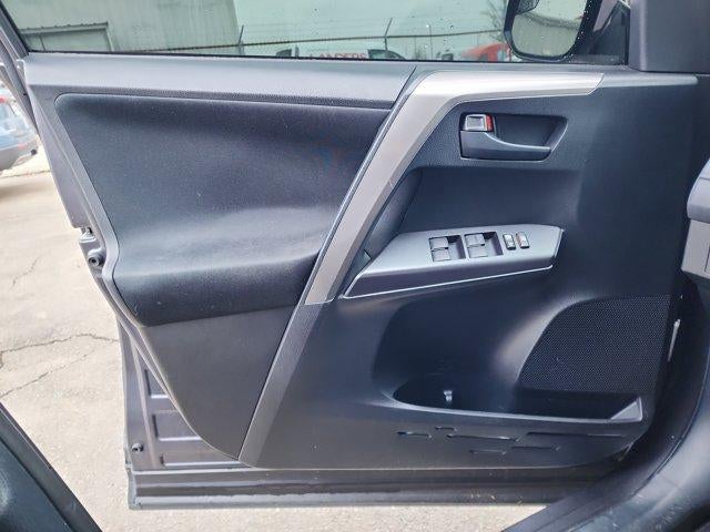 2018 Toyota RAV4 LE FWD (GS)