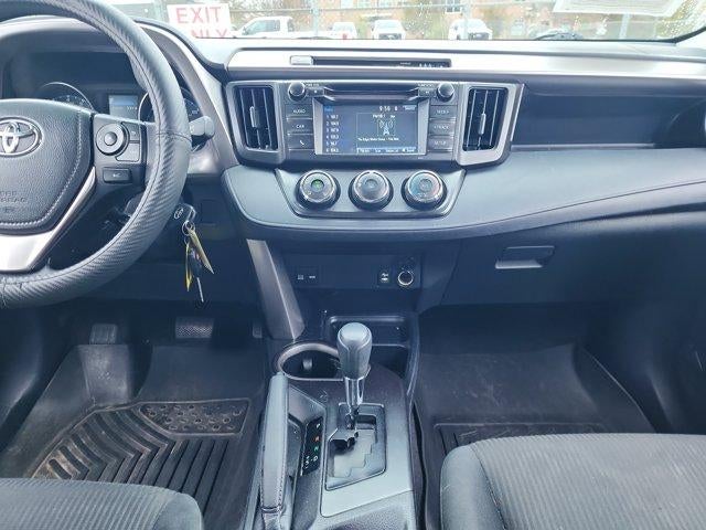 2018 Toyota RAV4 LE FWD (GS)