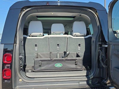 2025 Land Rover Defender 130 P400 X-Dynamic SE