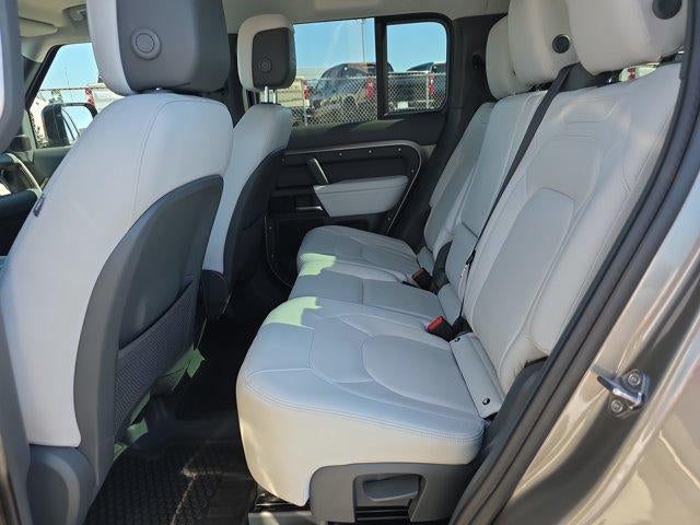 2025 Land Rover Defender 130 P400 X-Dynamic SE