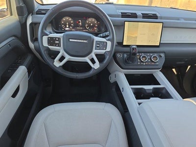 2025 Land Rover Defender 130 P400 X-Dynamic SE