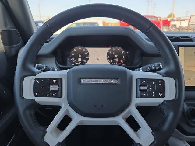 2025 Land Rover Defender 130 P400 X-Dynamic SE