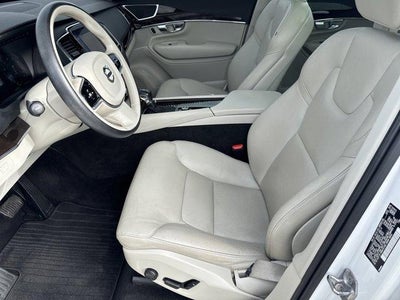 2017 Volvo XC90 T6 AWD 7-Passenger Momentum