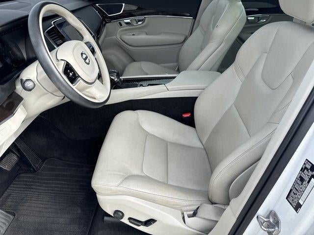 2017 Volvo XC90 T6 AWD 7-Passenger Momentum