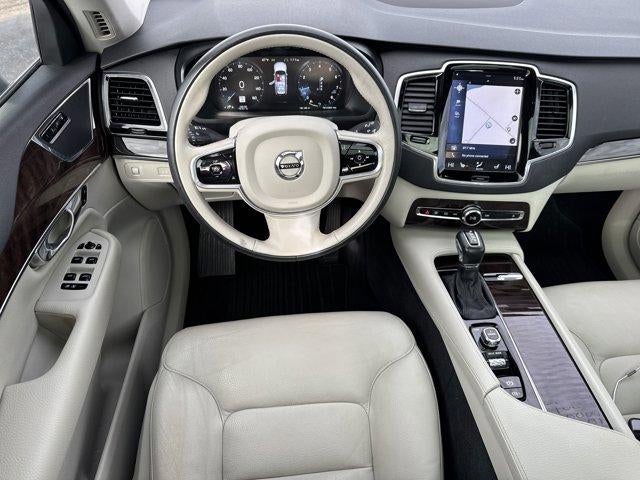 2017 Volvo XC90 T6 AWD 7-Passenger Momentum