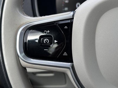 2017 Volvo XC90 T6 AWD 7-Passenger Momentum