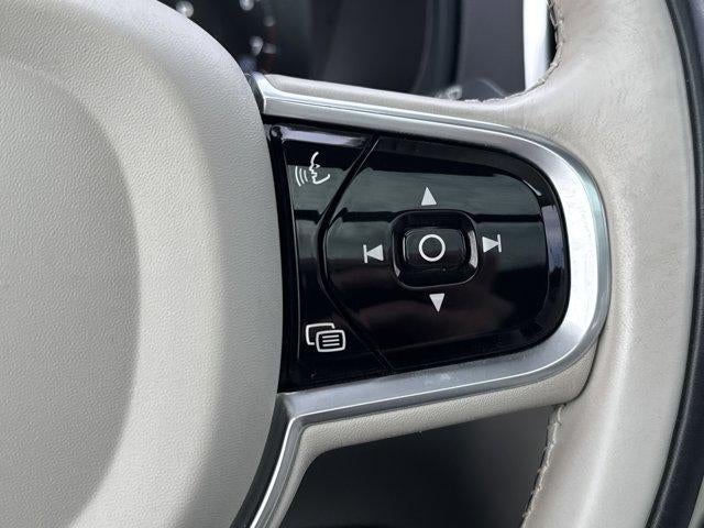 2017 Volvo XC90 T6 AWD 7-Passenger Momentum