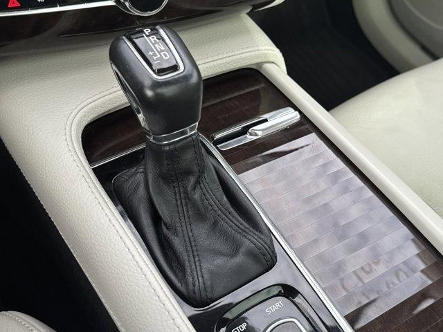 2017 Volvo XC90 T6 AWD 7-Passenger Momentum