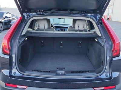 2023 Cadillac XT4 FWD 4dr Premium Luxury