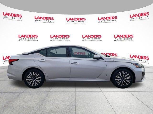 2023 Nissan Altima 2.5 SV Sedan