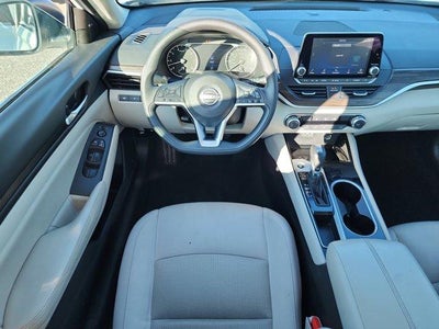 2024 Nissan Altima 2.5 SV Sedan