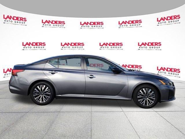 2024 Nissan Altima 2.5 SV Sedan