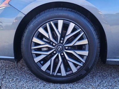 2024 Nissan Altima 2.5 SV Sedan