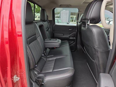 2024 Nissan Frontier Crew Cab 4x2 SL