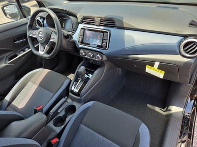 2025 Nissan Versa SV CVT