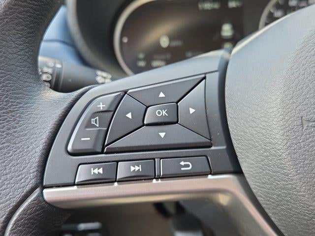 2025 Nissan Versa SV CVT