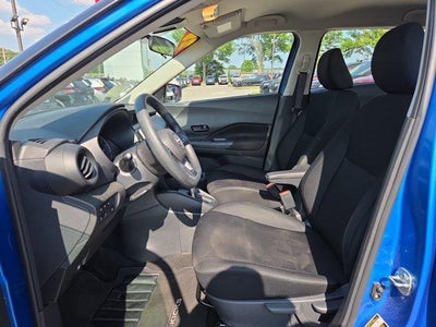 2025 Nissan Kicks Play S FWD
