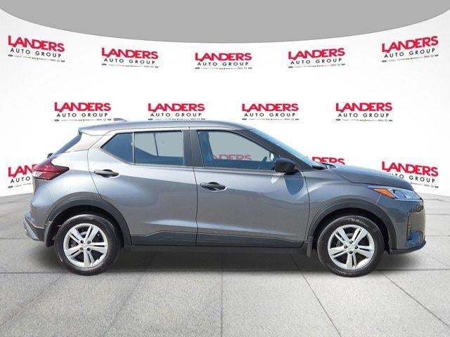 2025 Nissan Kicks Play S FWD