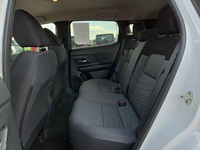 2025 Nissan Kicks SV FWD